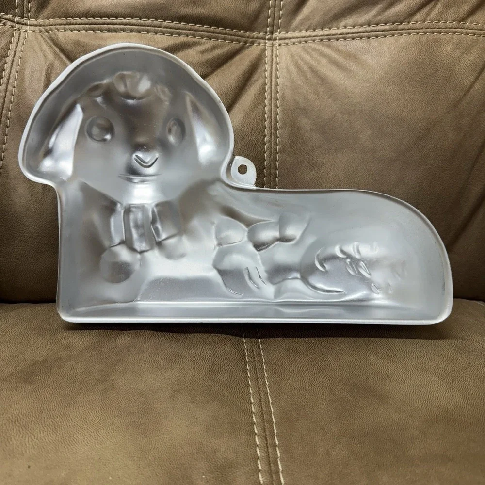 Vintage 2 Piece Easter Heavy Cast Aluminum Sheep Lamb 3-D Baking Cake Mold
